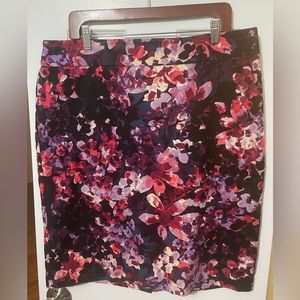 Ann Taylor Floral Lined Pencil Skirt - size 16